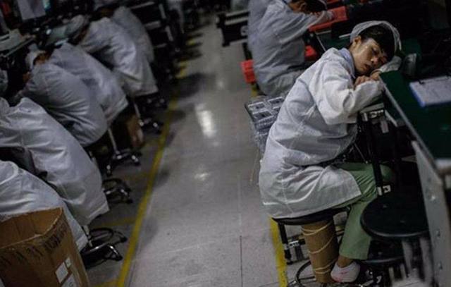 實(shí)拍我國手機(jī)生產(chǎn)工廠 進(jìn)車間需換衣，每一環(huán)節(jié)都至關(guān)重要